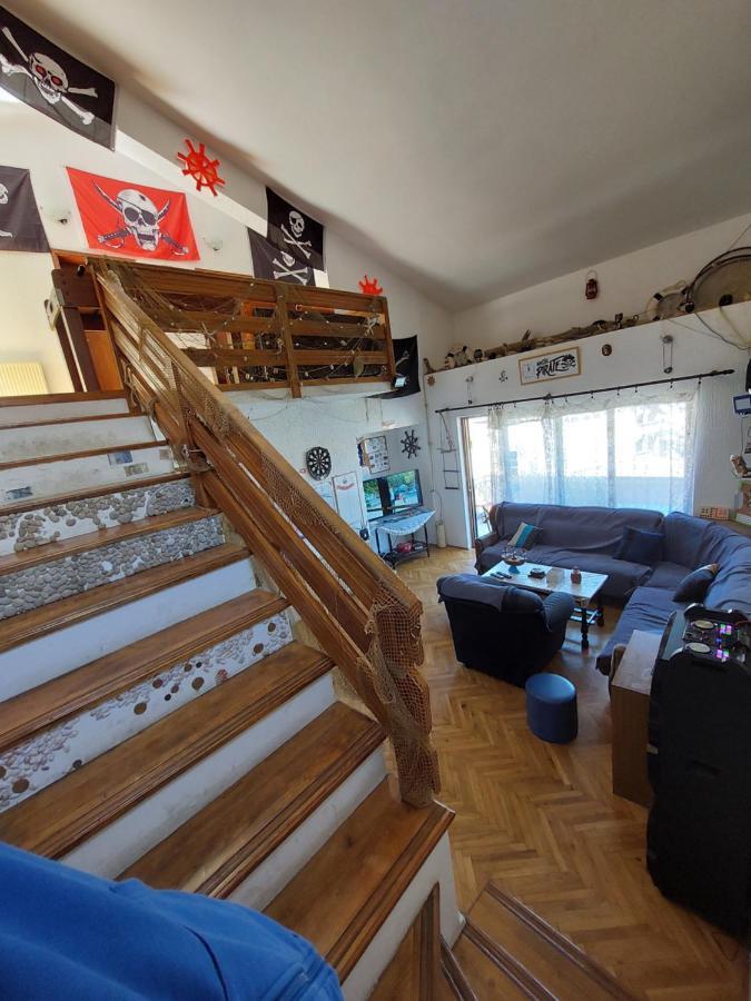 Pirate Backpackers Hostel Ulcinj Ngoại thất bức ảnh