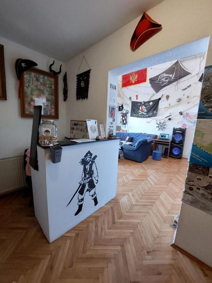 Pirate Backpackers Hostel Ulcinj Ngoại thất bức ảnh